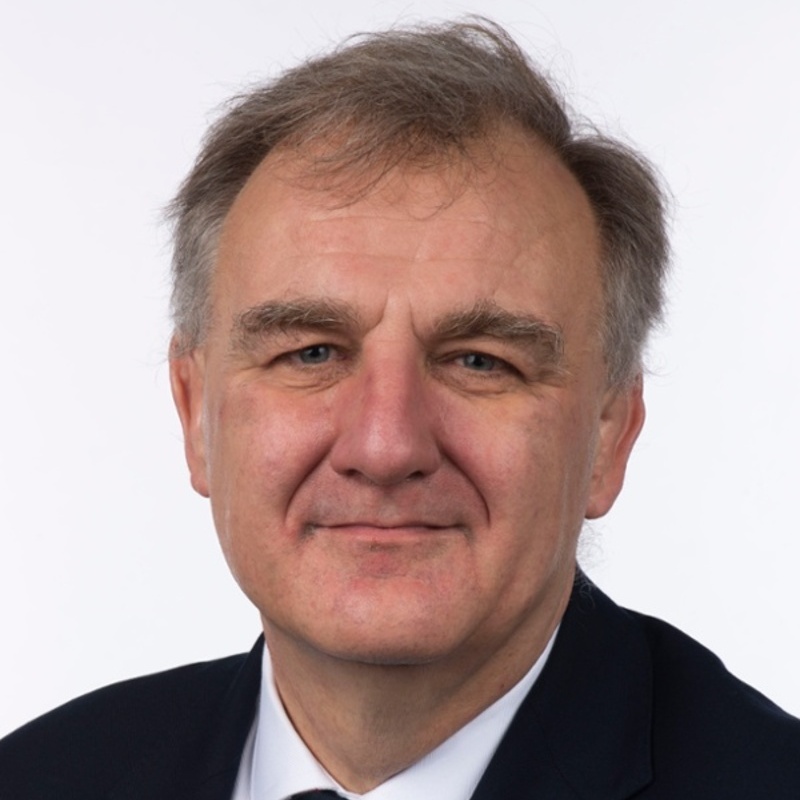 Cyflwyniad gan Brif Swyddog Gweithredol Bwrdd Iechyd Prifysgol Bae Abertawe